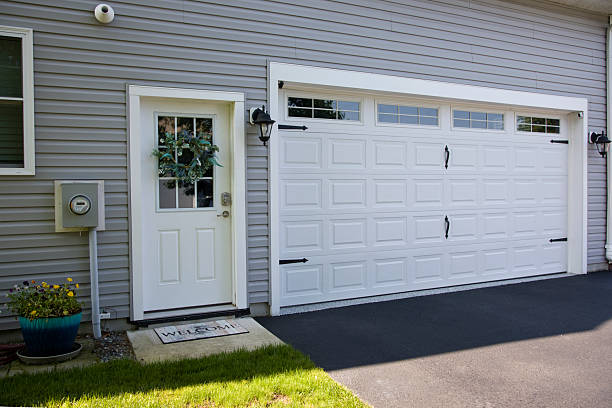 24/7 Emergency Garage Door Panel Replacement experts in Lino Lakes, MN
